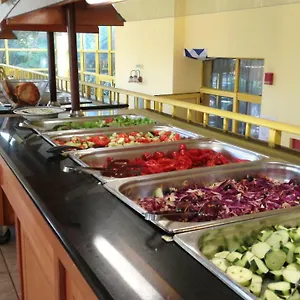 Sunny Varshava מלון גולדן סנדס